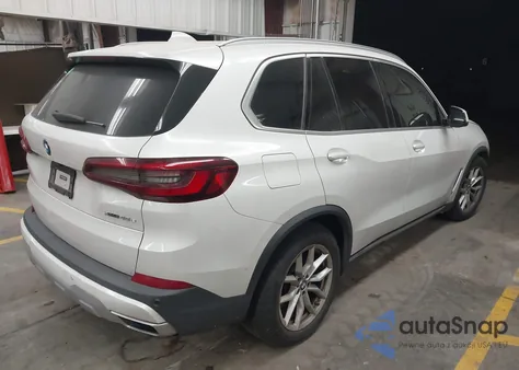 2021 BMW X5 Phev xDrive45E z USA, uszkodzony, nr VIN 5UXTA6C00M9D71817